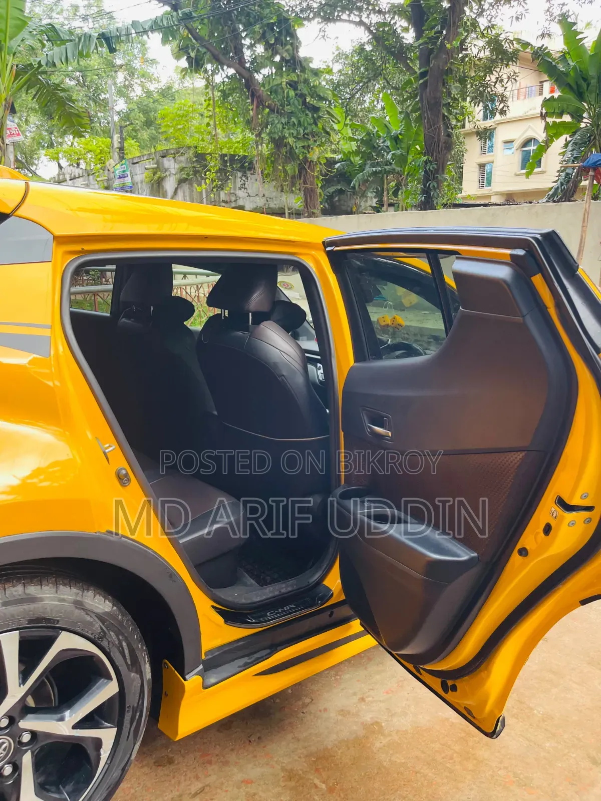 Toyota C-HR 2017 Yellow