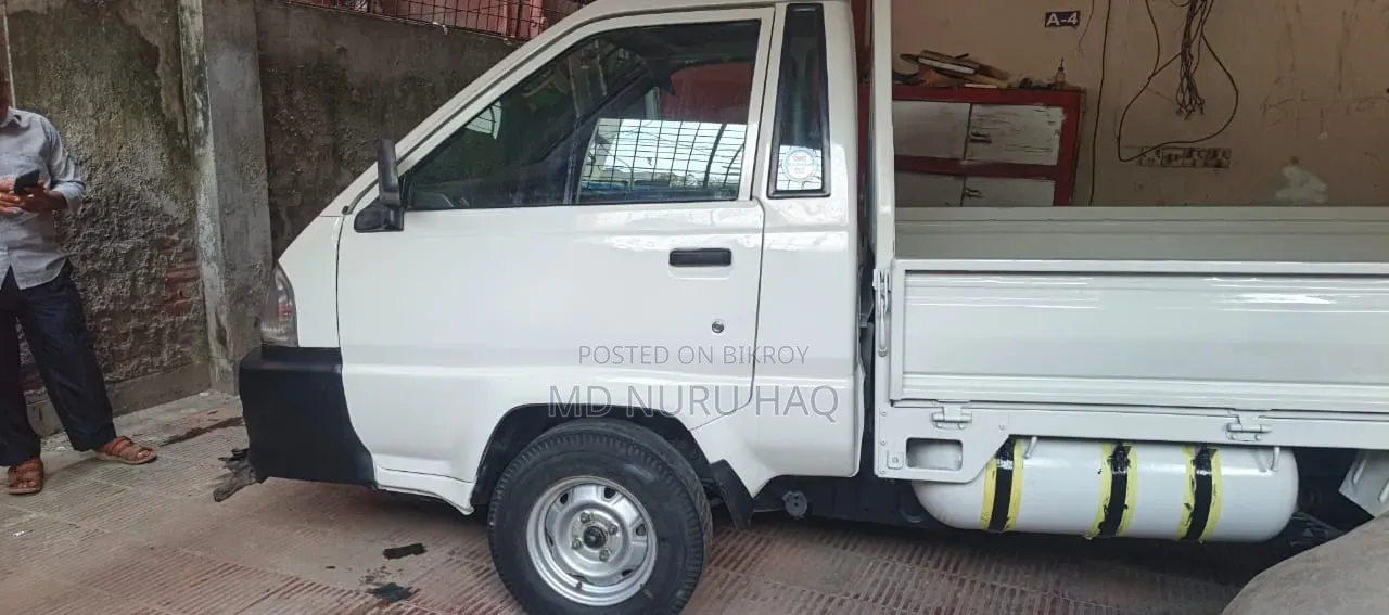 টয়োটা লাইট-এস ২০০৫ হোয়াইট