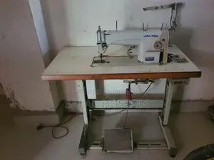 Overlock machine plain machine will be sold