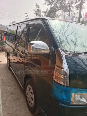 টয়োটা হাইএস ২০০৫ সবুজ