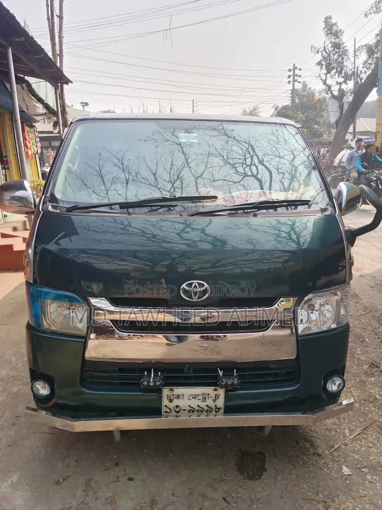 টয়োটা হাইএস ২০০৫ সবুজ
