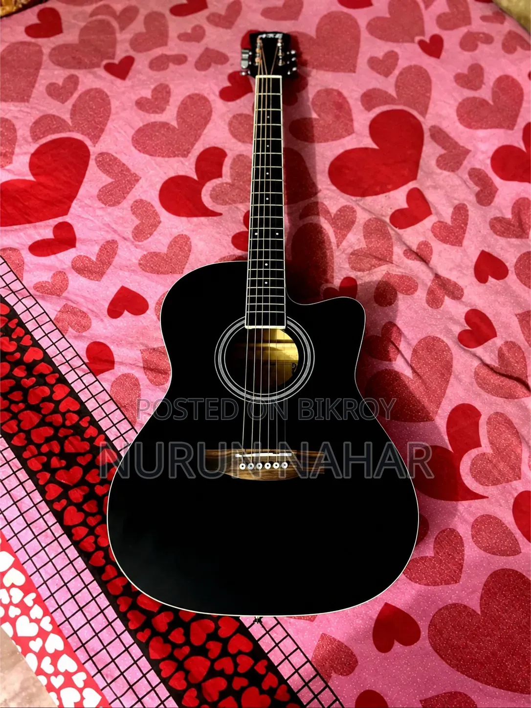 Used Acoustic Guitar for Sale