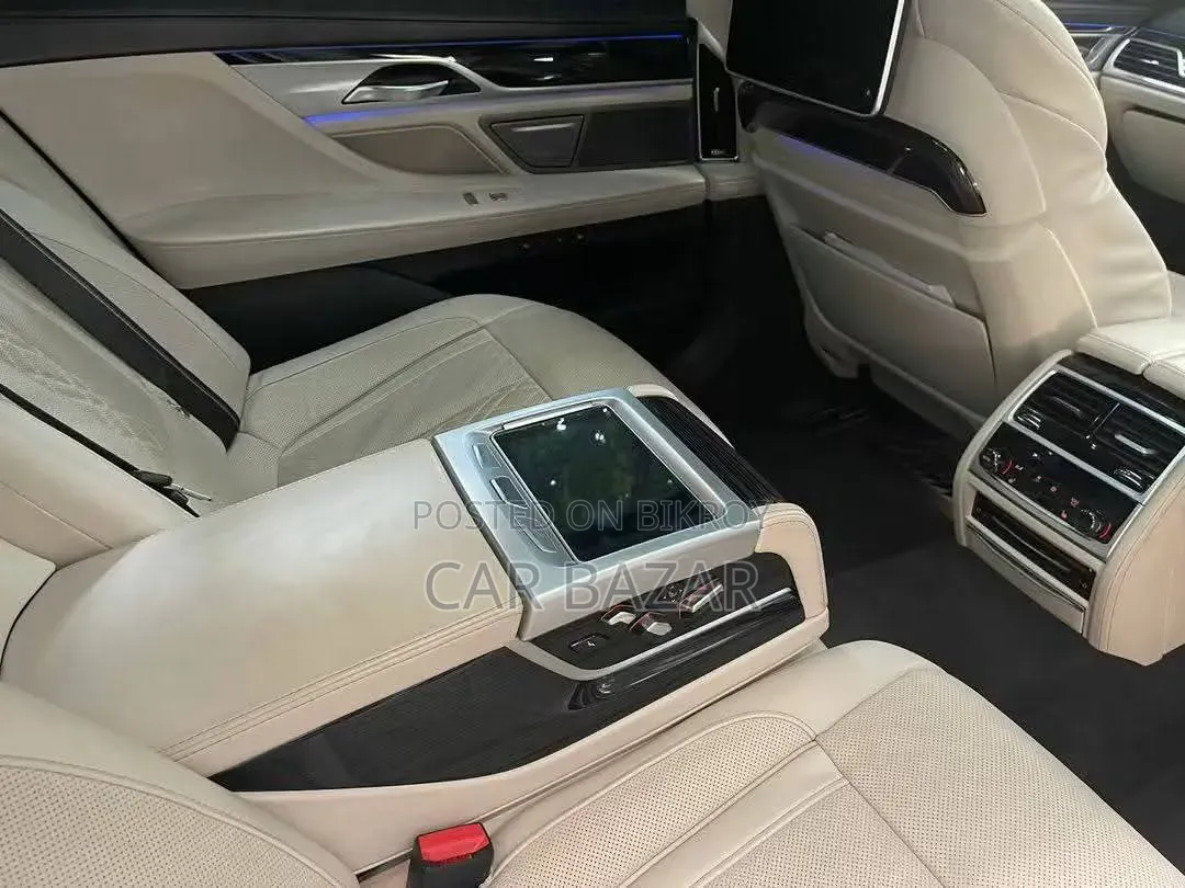 BMW 7 Series 745Le 2019 Blue