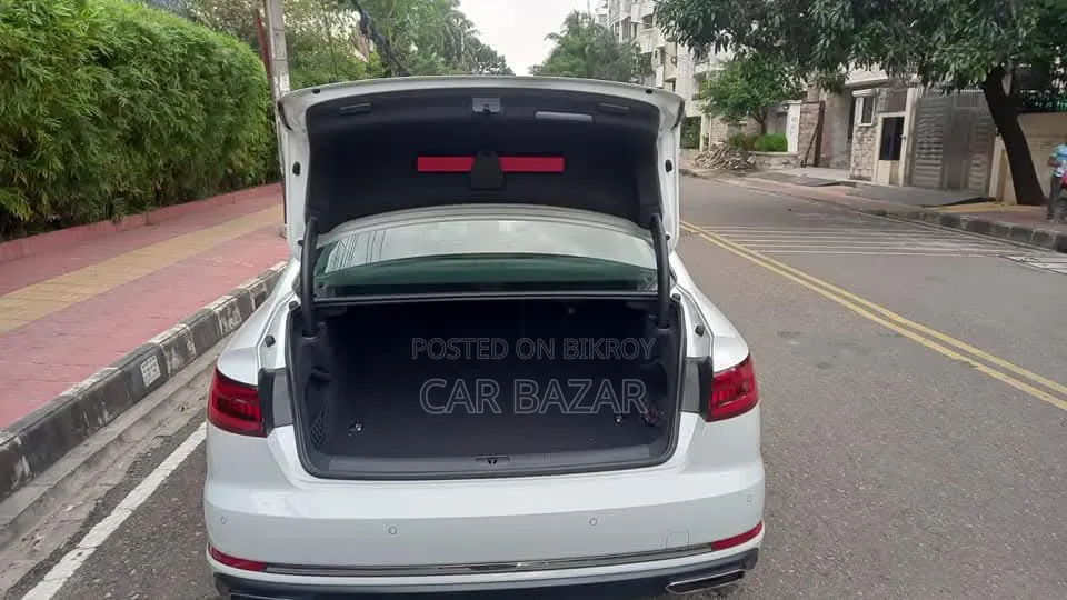 অডি এ৪ ২০১৯ সাদা