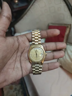 Titoni Cosmic Day Date
