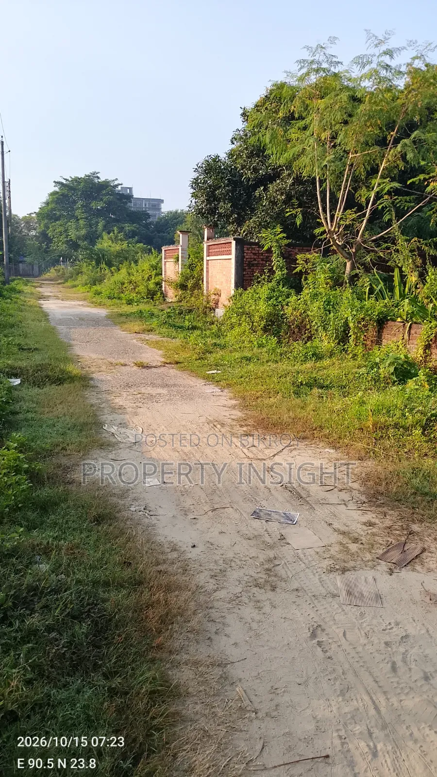 উত্তরমুখী: ১০ কাঠা ৩০০ ফিট রোড সেক্টর ২