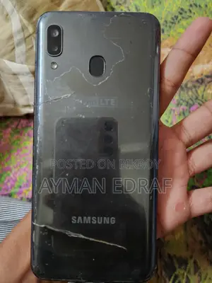 স্যামসাং গ্যালাক্সি ওয়াইড৪ ৩২ জিবি কালো