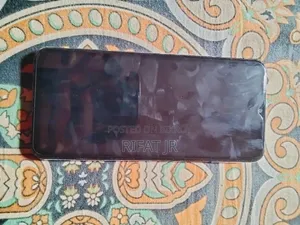 New Vivo Y18 128 GB Red