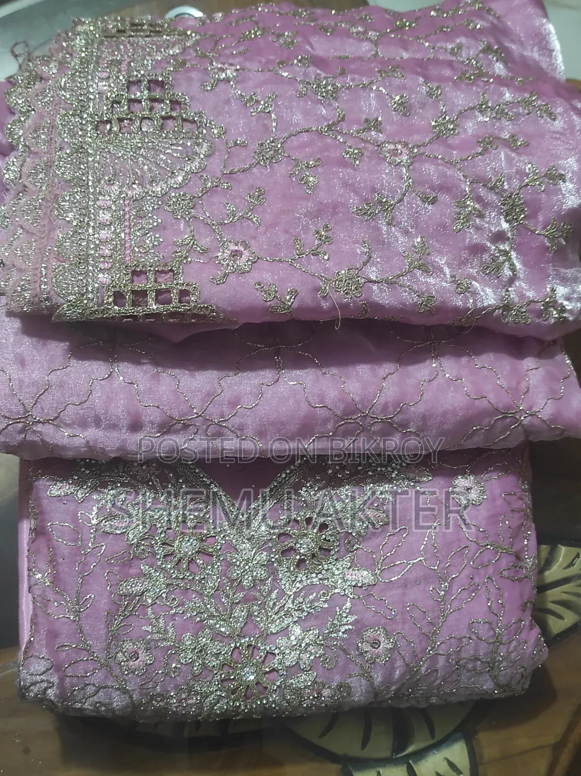 ভেলভেট জরি কাজের থ্রি পিস।