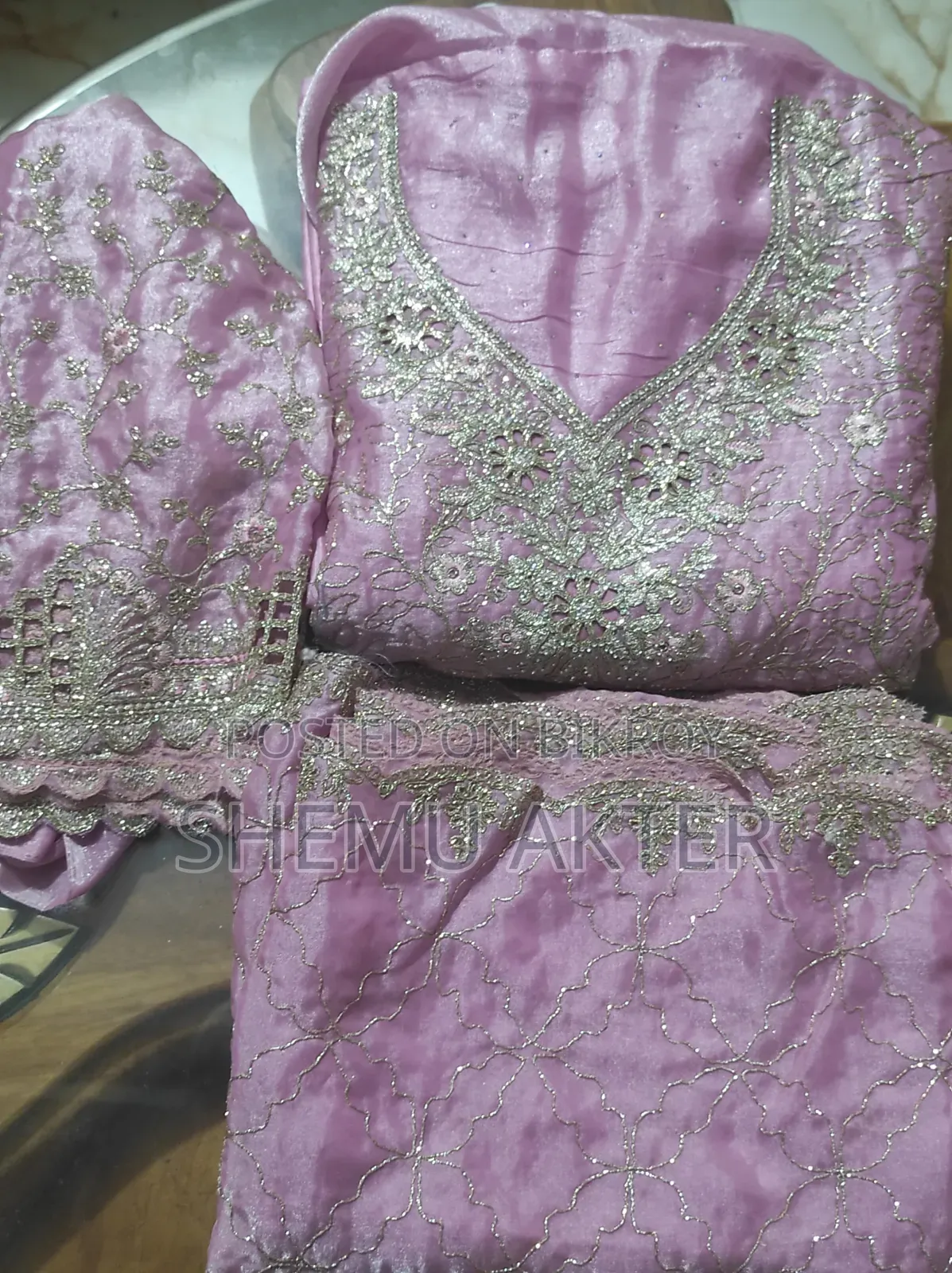 ভেলভেট জরি কাজের থ্রি পিস।