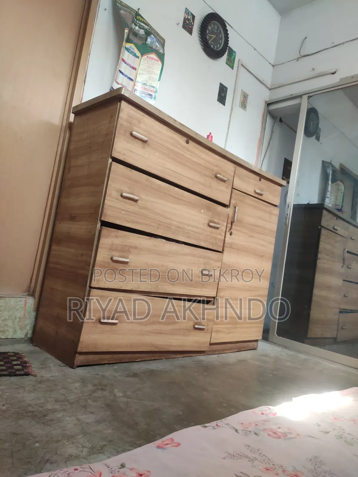 ওয়ার্ডরোব বিক্রি হবে