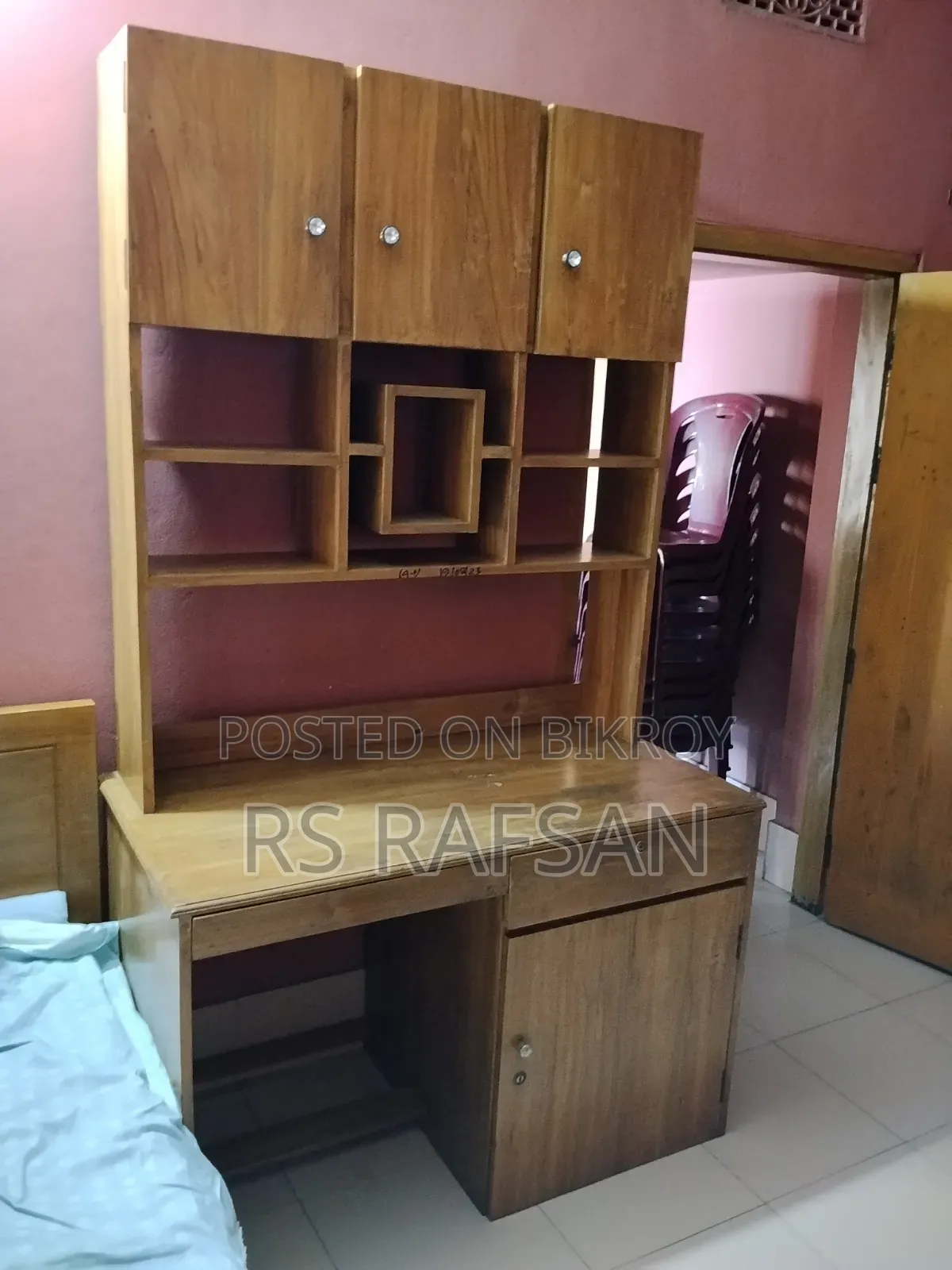 পড়ালেখা ও কম্পিউটার টেবিল