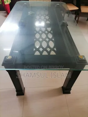 ডাইনিং টেবিল