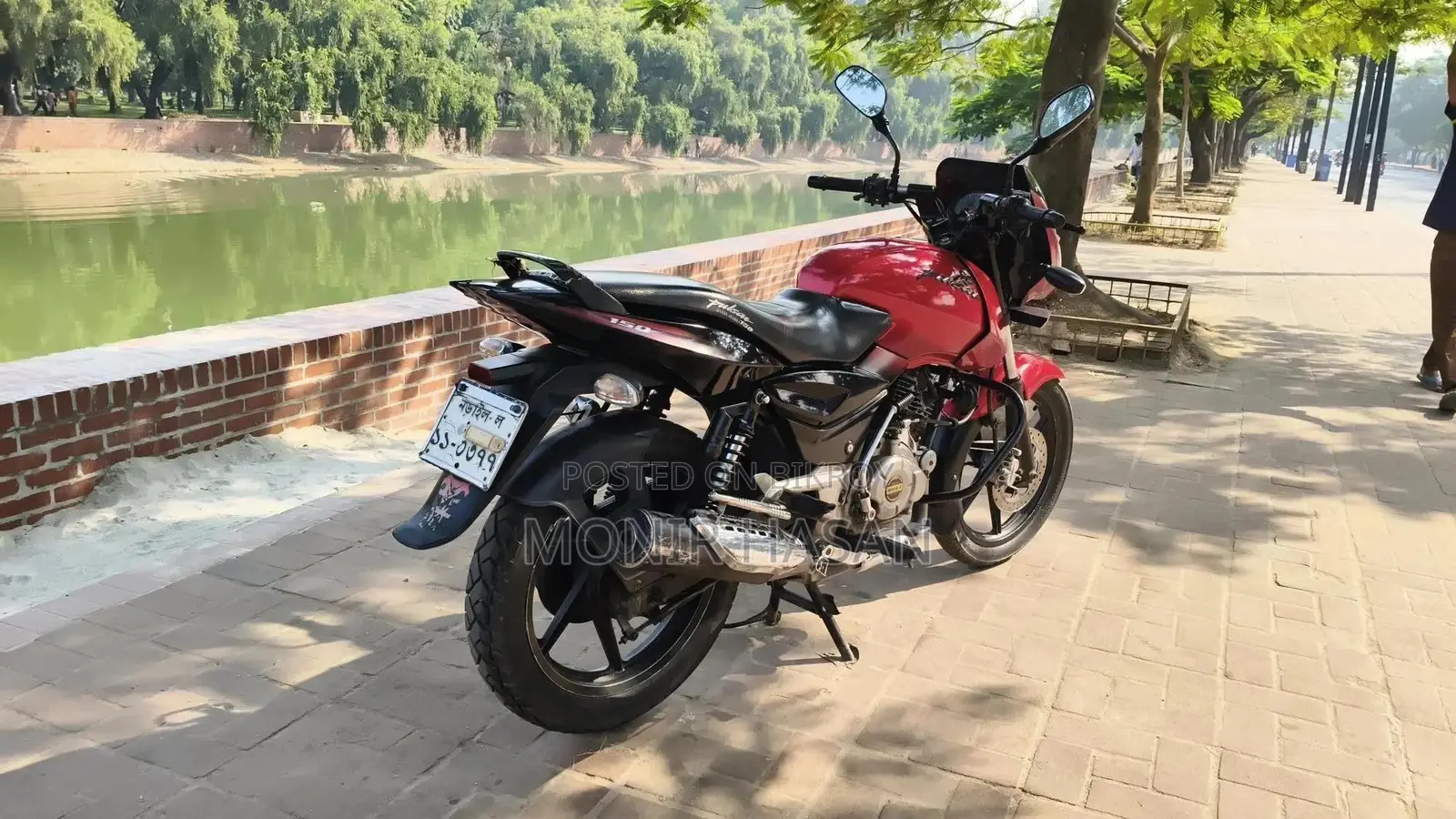 বাজাজ পালসার ১৫০ ২০১৩ লাল