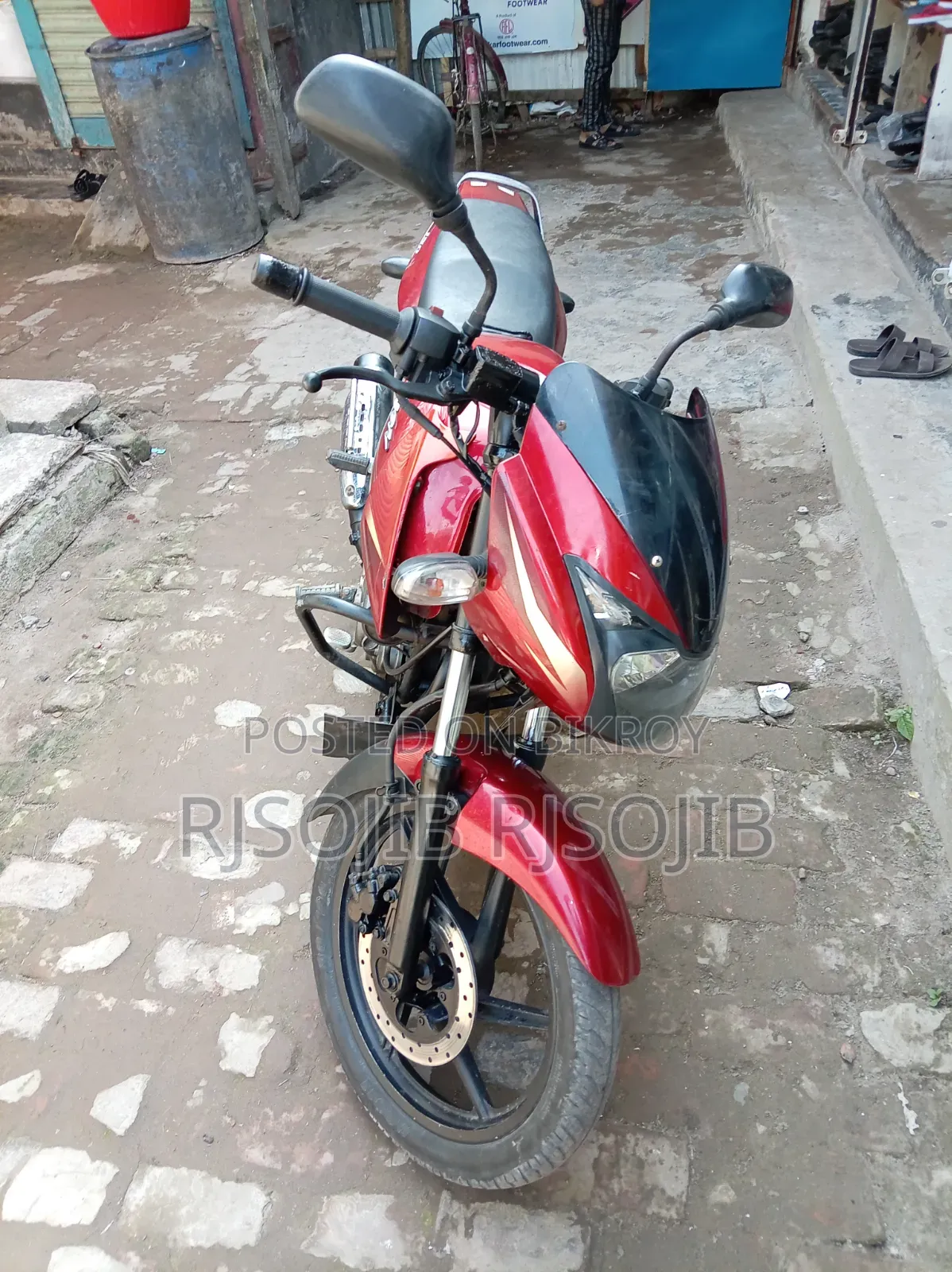 বাজাজ পালসার ১৫০ ২০১১ রেড