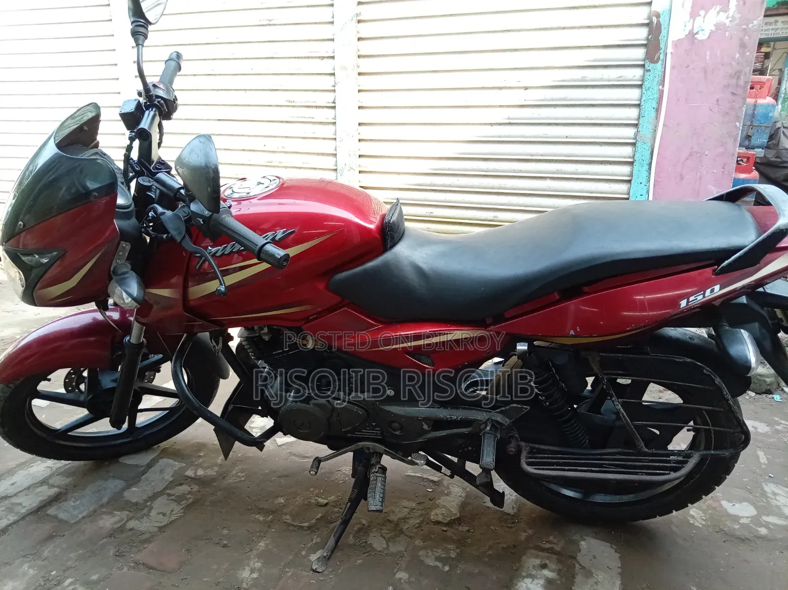 বাজাজ পালসার ১৫০ ২০১১ রেড
