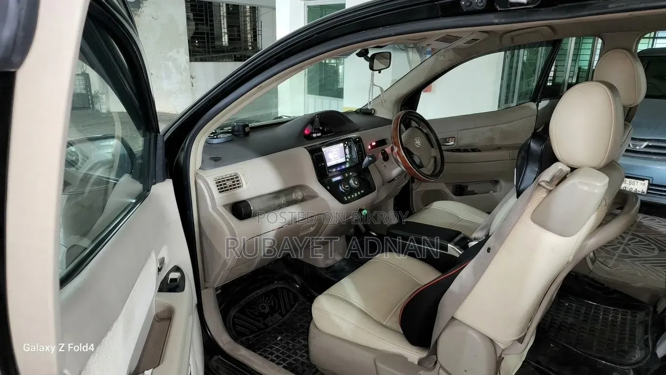Toyota Raum 2006 Black