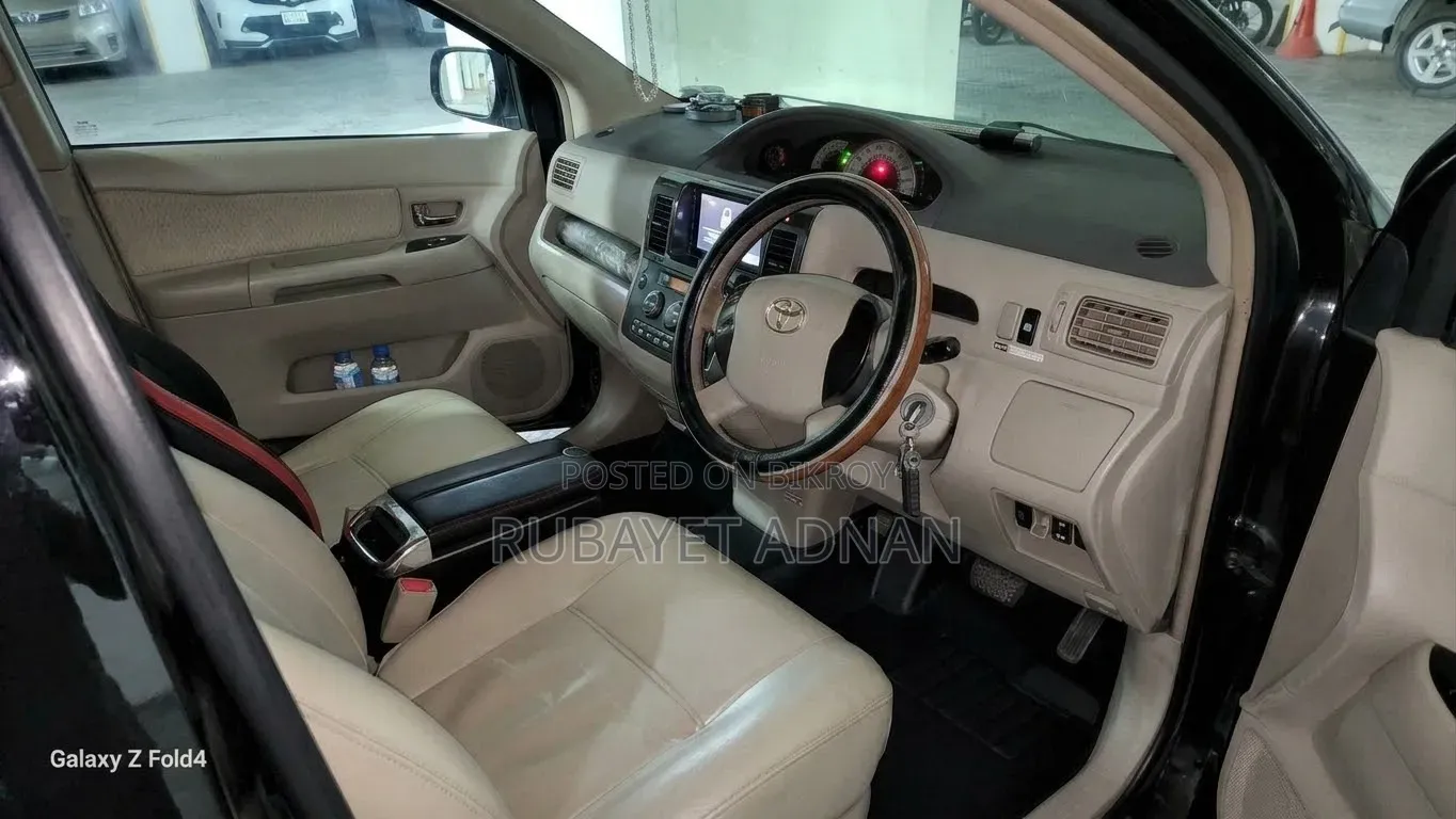 Toyota Raum 2006 Black