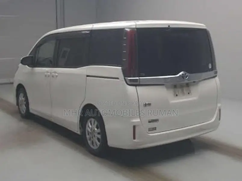Toyota Noah 2021 Pearl