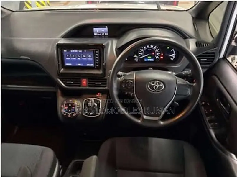 Toyota Noah 2021 Pearl
