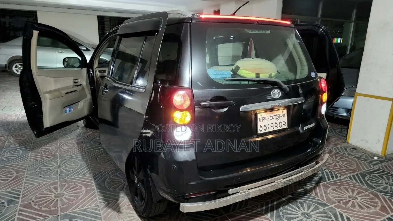 Toyota Raum 2006 Black