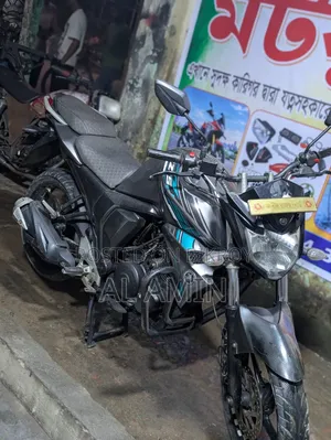 ইয়ামাহা এফজেডএস ভি২ ২০১৭ গ্রে