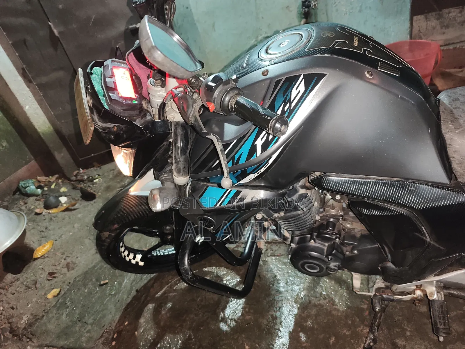 ইয়ামাহা এফজেডএস ভি২ ২০১৭ গ্রে