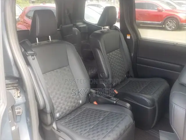 Toyota Voxy 2023 Gray