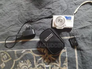 Mint Condition Samsung WB50F Smart Digicam for Sale