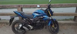 সুজুকি গিক্সার ২০১৭ ব্লু