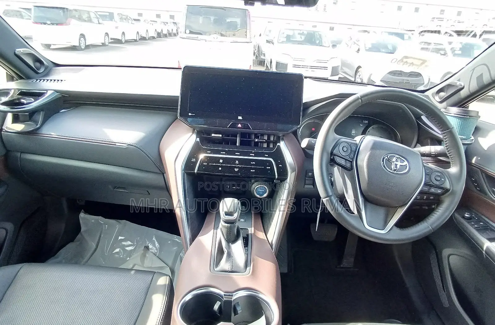 Toyota Harrier 2.5 Hybrid 2021 Red