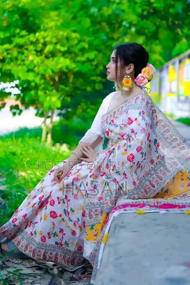 হাফ সিল্ক স্ক্রিন প্রিন্ট শাড়ি