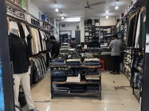 আর্জেন্ট কিছু স্টার্ফ লাগবে