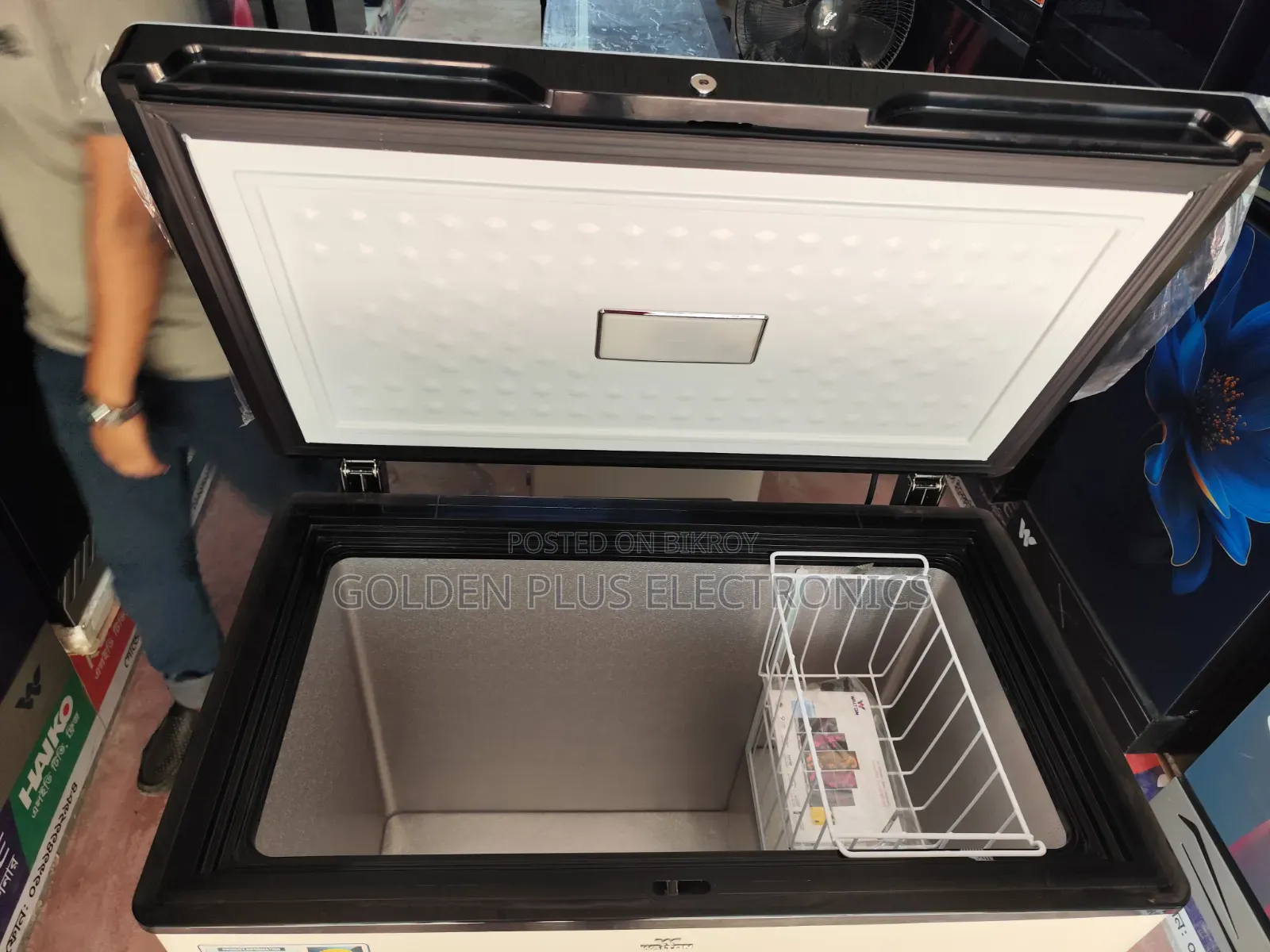 Huge discount on Walton deep freezer Model WCF-2T5 (205 liters) EMI available