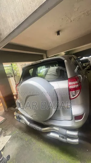 Toyota RAV4 2010 Silver