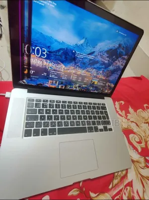 Laptop Apple MacBook Pro 2015 16GB Intel Core i7 SSD 256GB