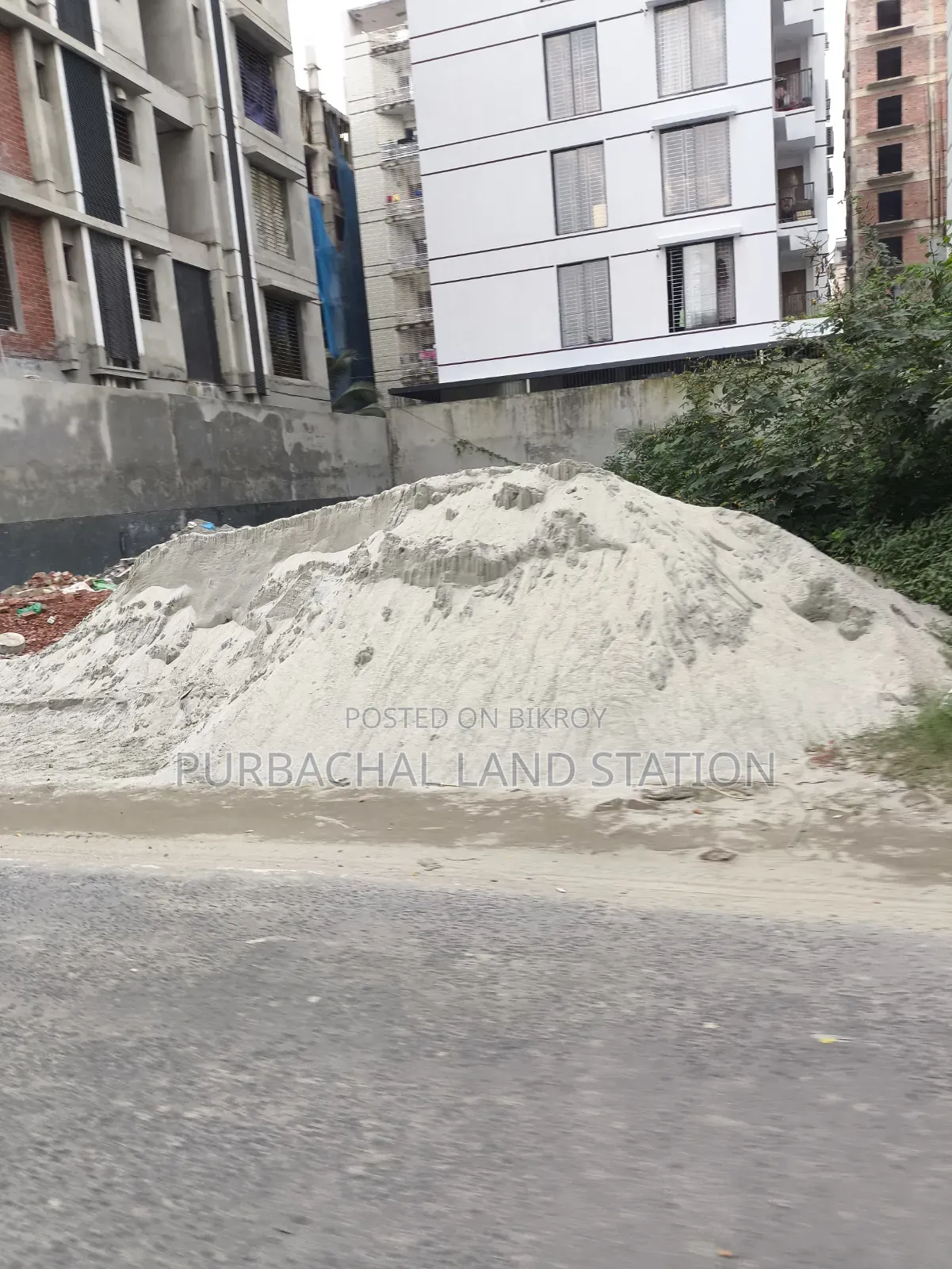 সেক্টর:১৩, দক্ষিণমুখী ৫৪ ফিট রাস্তা ৩ কাটা প্লট পূর্বাচলে জরুরি বিক্রি