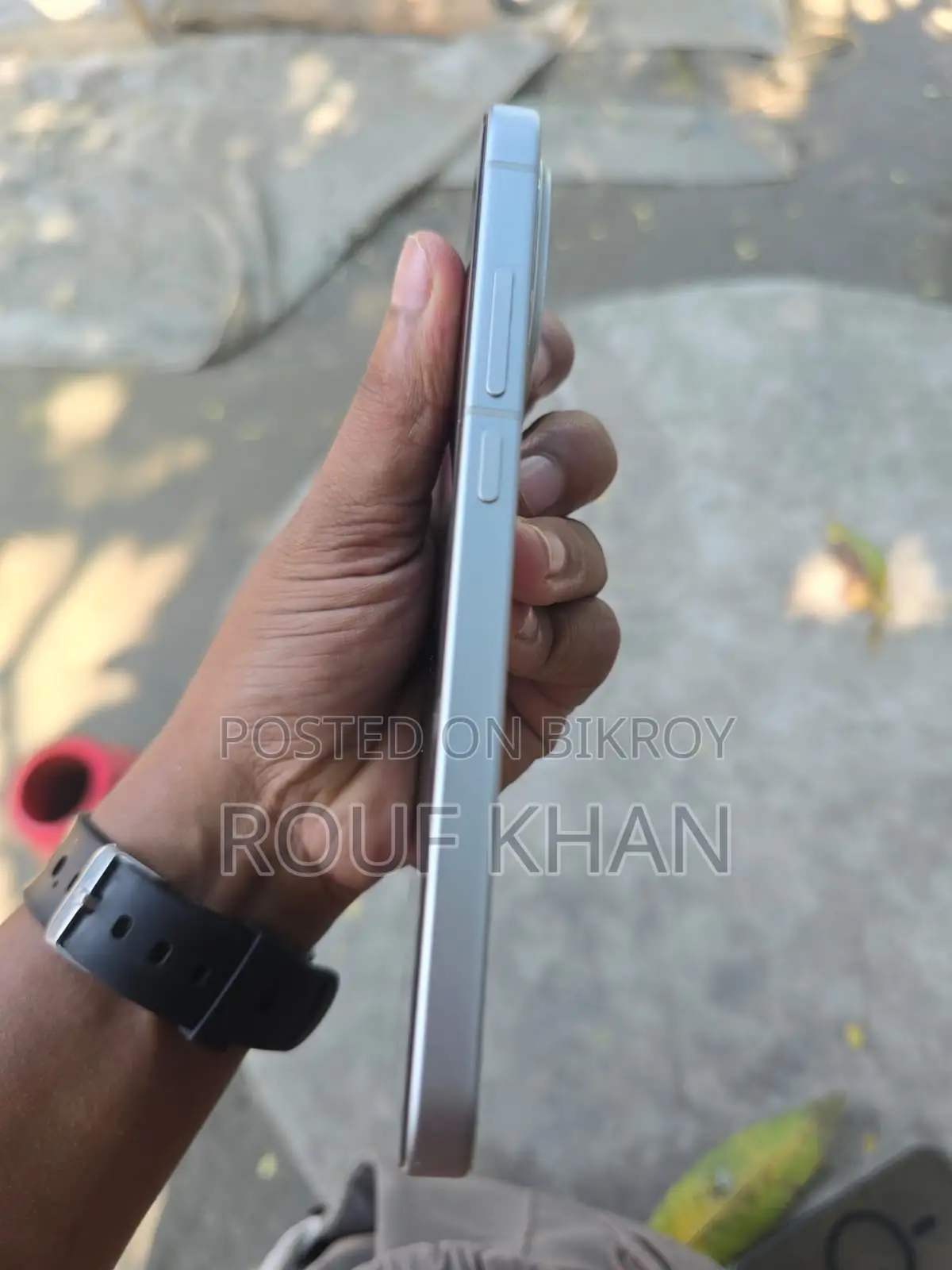 আইকিউওও ১১ ২৫৬ জিবি সিলভার