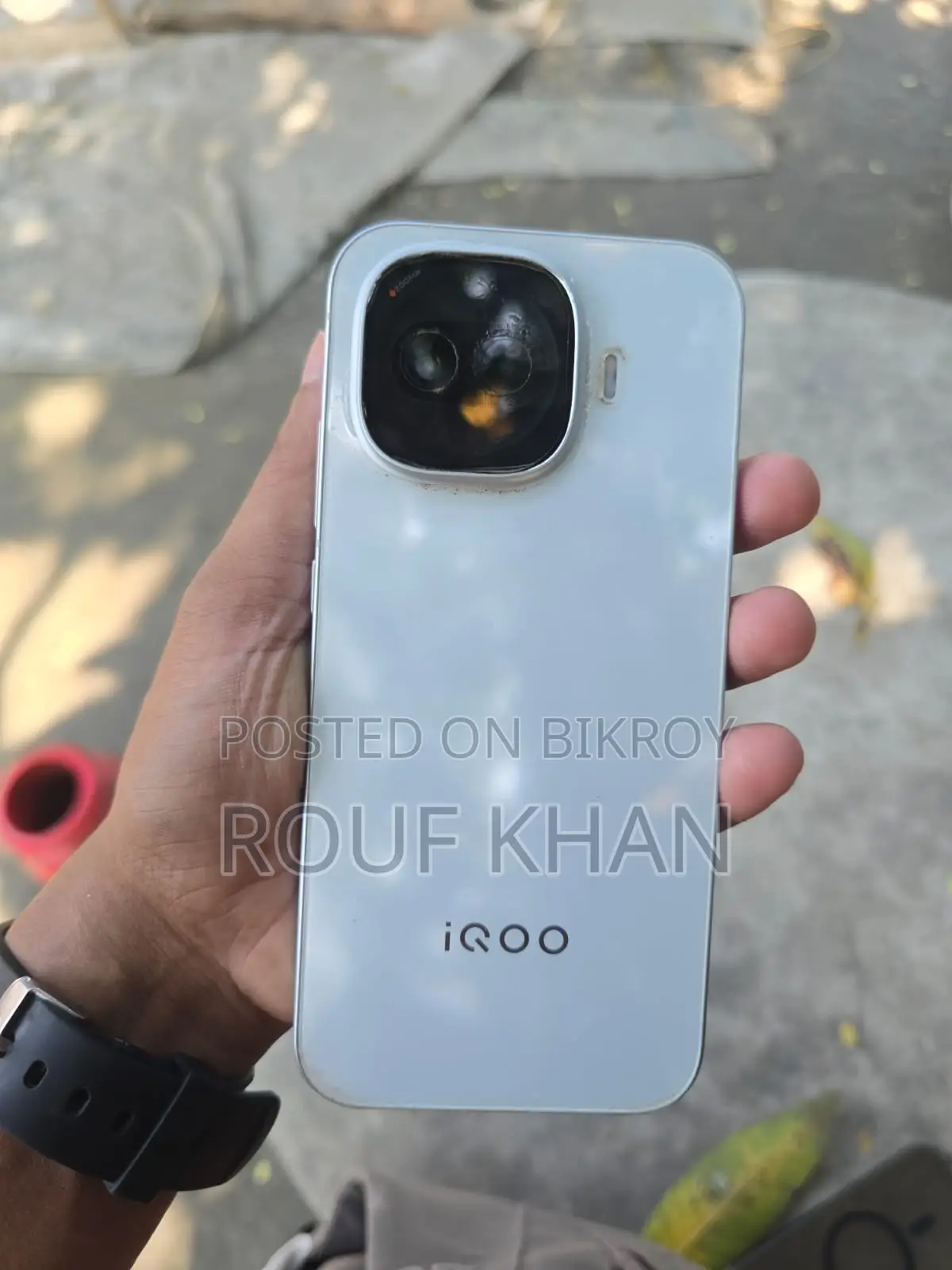 আইকিউওও ১১ ২৫৬ জিবি সিলভার