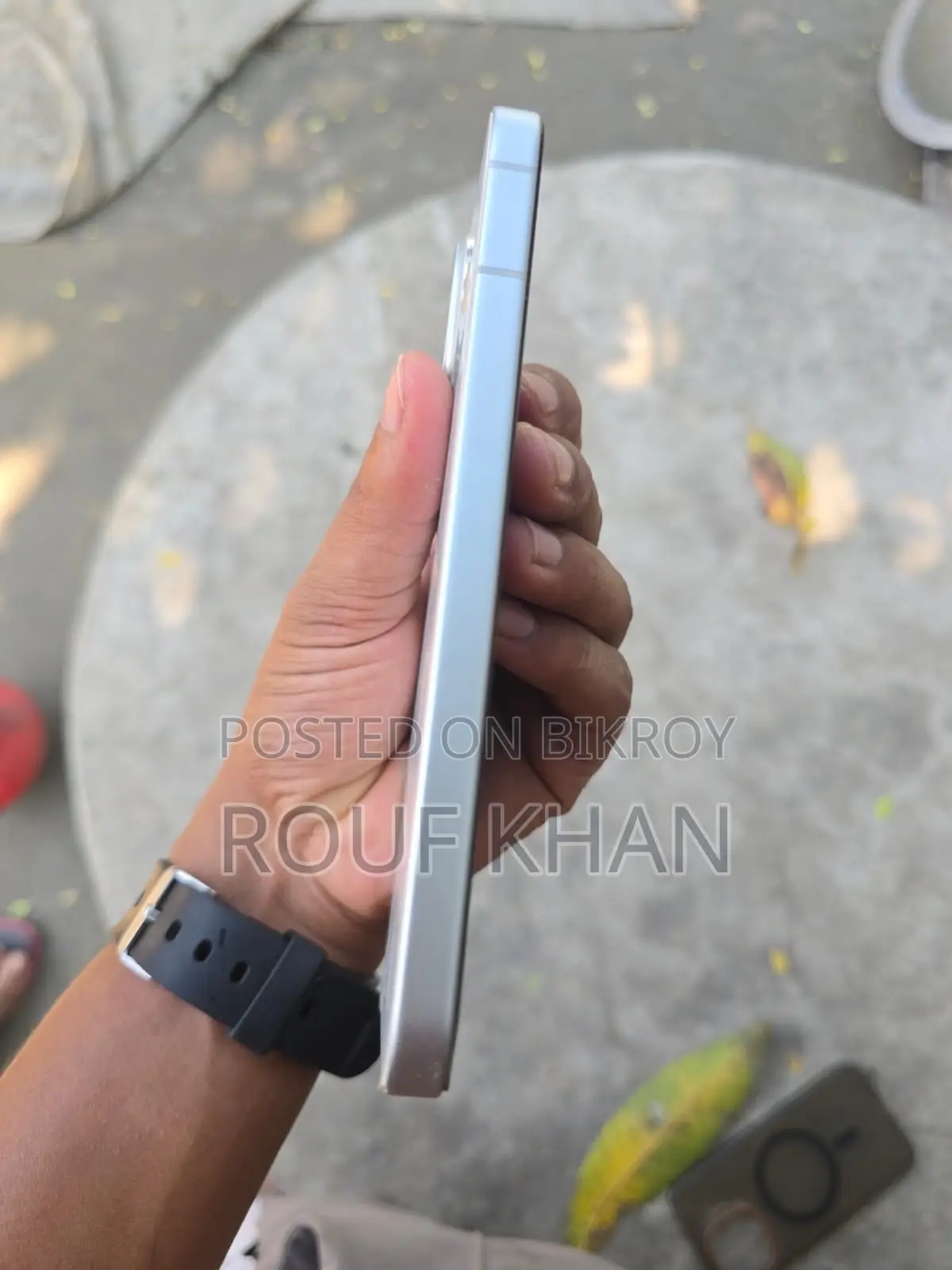 আইকিউওও ১১ ২৫৬ জিবি সিলভার