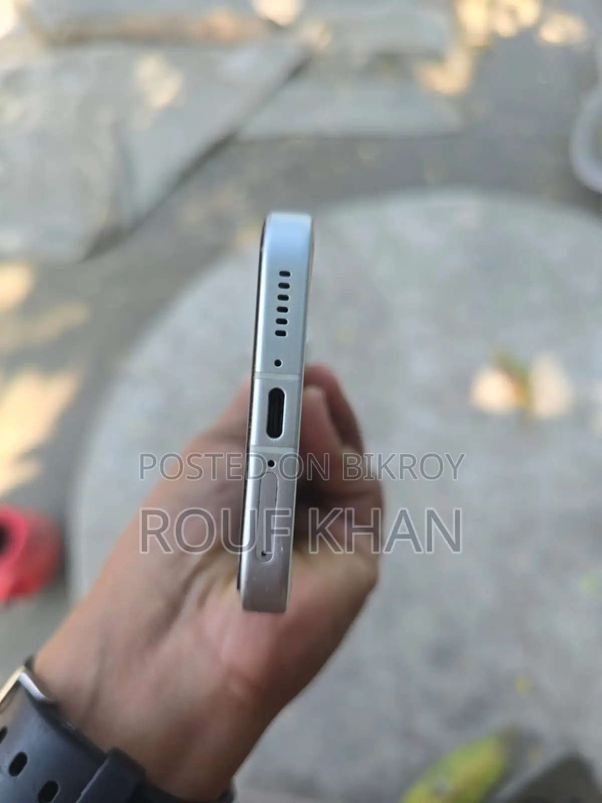 আইকিউওও ১১ ২৫৬ জিবি সিলভার