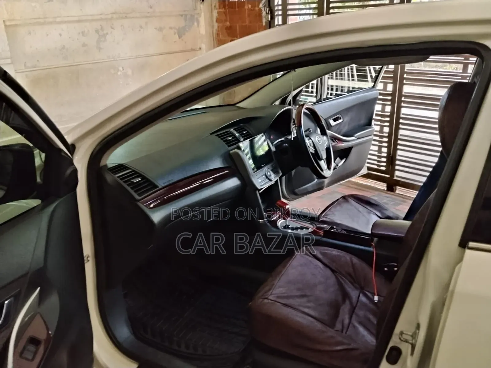 টয়োটা প্রমিও ১.৫ সামনের চাকা চালিত ২০১০ সাদা