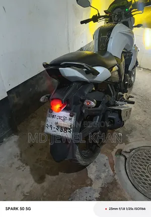 ইয়ামাহা এফজেড ২০১৪ সাদা