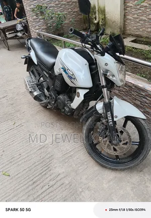 ইয়ামাহা এফজেড ২০১৪ সাদা
