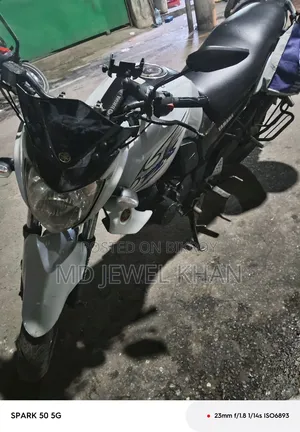 ইয়ামাহা এফজেড ২০১৪ সাদা