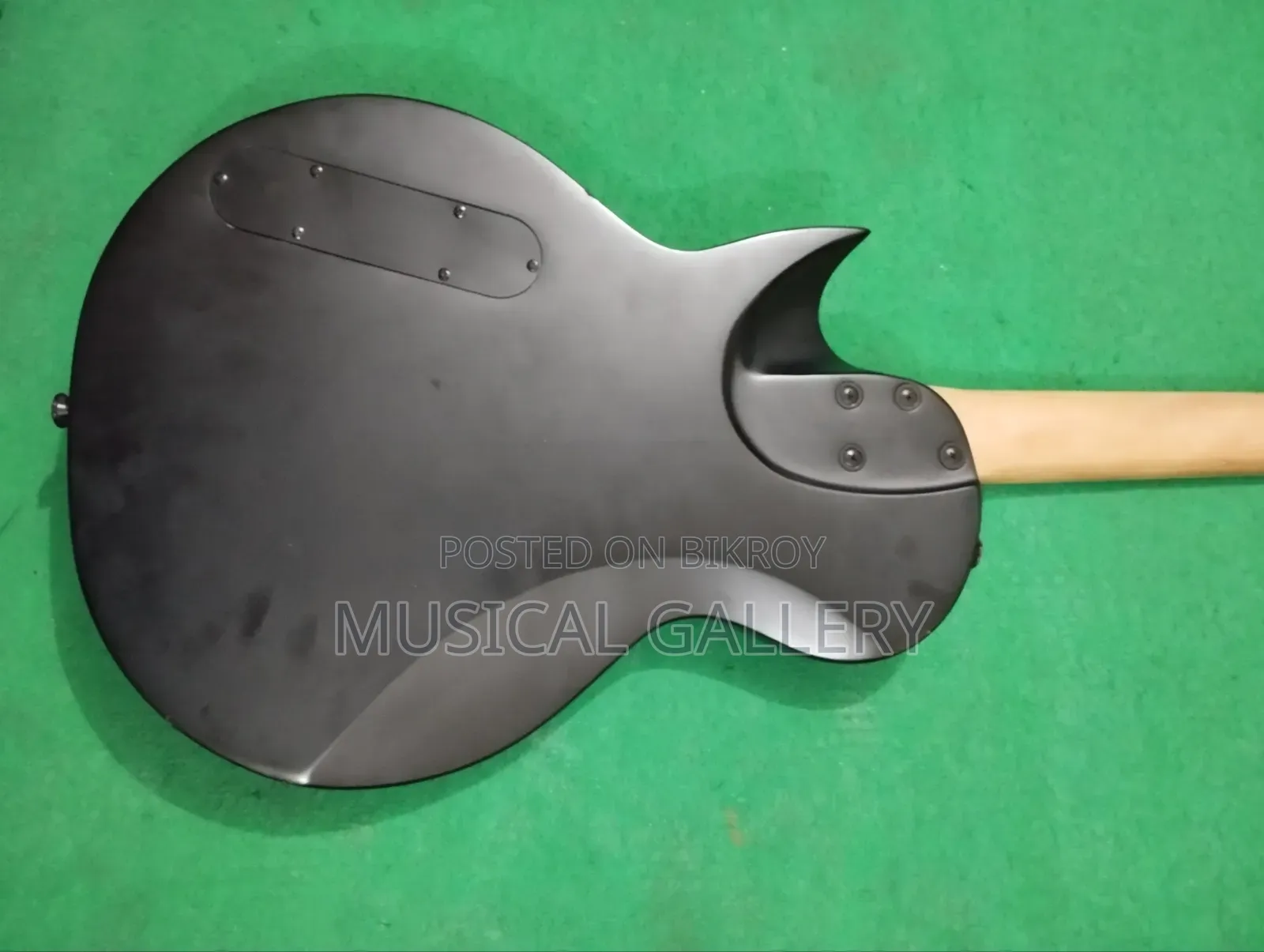 জ্যাকসন জেএস-২২ মোনার্ক