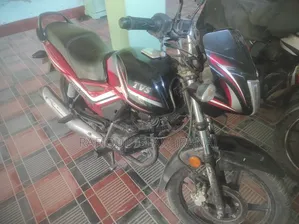 টিভিএস মেট্রো ২০২২ লাল