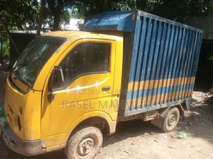 টাটা এস গাড়ি ২০১১ মডেল কভারভেন