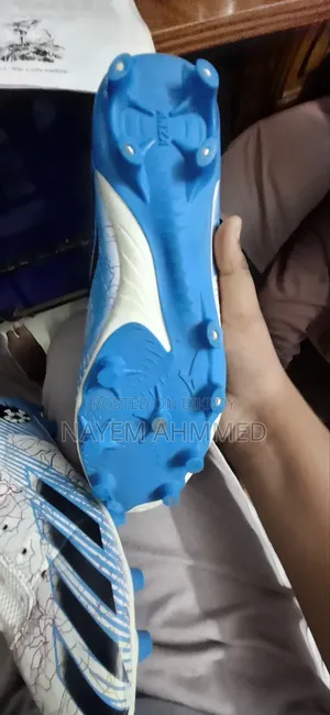 ফুটবল বুট