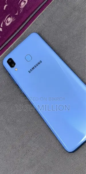 Samsung Galaxy A20 64 GB Blue
